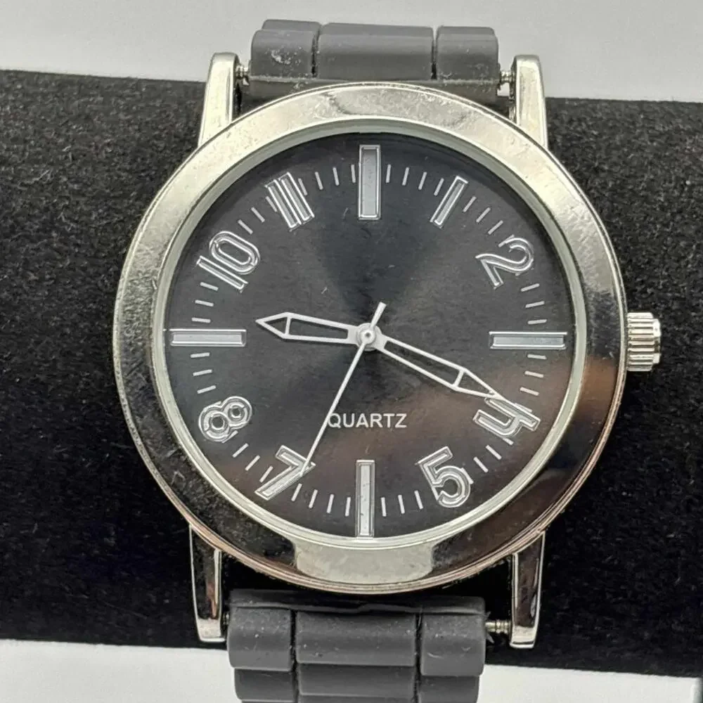 Silver & Black Retro Men's Watch
